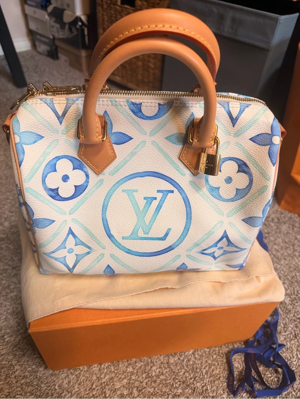 Women hand bags - Subcategory Identification